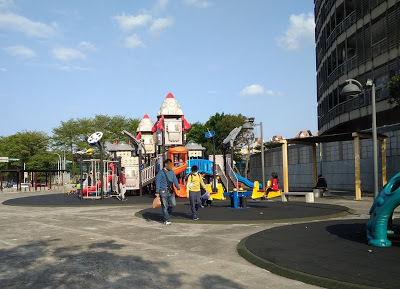 內壢遛小孩的好去處【星河親子公園】大型遊具任您挑