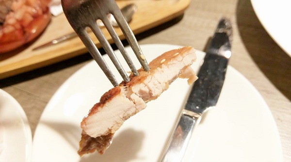 玫瑰聚 Rose to Table:玫瑰聚 Rose to Table-巷弄內也能挖到寶 寬敞明亮的空間 搭配上精緻美味的餐點 不用花大把鈔票就能擁有高cp值的一餐 讓人想再訪