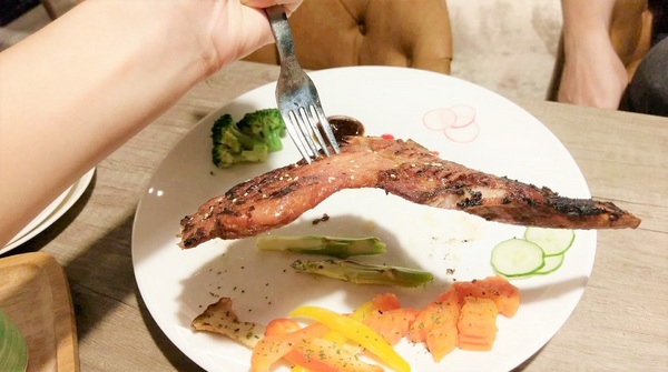 玫瑰聚 Rose to Table:玫瑰聚 Rose to Table-巷弄內也能挖到寶 寬敞明亮的空間 搭配上精緻美味的餐點 不用花大把鈔票就能擁有高cp值的一餐 讓人想再訪