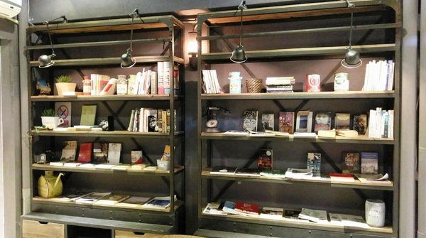 玫瑰聚 Rose to Table:玫瑰聚 Rose to Table-巷弄內也能挖到寶 寬敞明亮的空間 搭配上精緻美味的餐點 不用花大把鈔票就能擁有高cp值的一餐 讓人想再訪