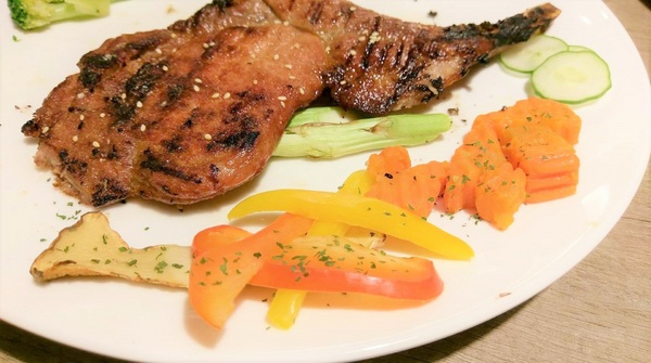 玫瑰聚 Rose to Table:玫瑰聚 Rose to Table-巷弄內也能挖到寶 寬敞明亮的空間 搭配上精緻美味的餐點 不用花大把鈔票就能擁有高cp值的一餐 讓人想再訪