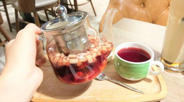 玫瑰聚 Rose to Table:玫瑰聚 Rose to Table-巷弄內也能挖到寶 寬敞明亮的空間 搭配上精緻美味的餐點 不用花大把鈔票就能擁有高cp值的一餐 讓人想再訪