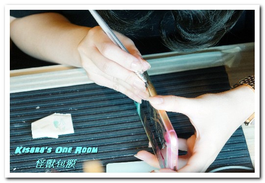 SkinMonster&Repair 怪獸包膜&維修 信義店：信義手機包膜．改換心情，也為手機換個季吧！──SkinMonster怪獸包膜