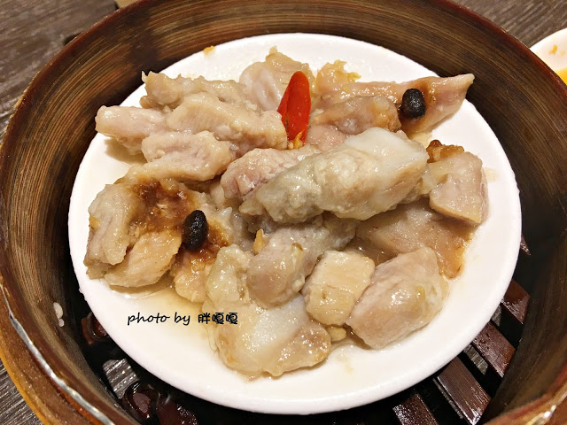 【台中 南屯】品心港式飲茶👉👉👉公益路上,環境舒服,有推車服務,餐點無雷,還有爆炸好吃的黃金流沙包,你不來吃吃看真的會後悔哦~~