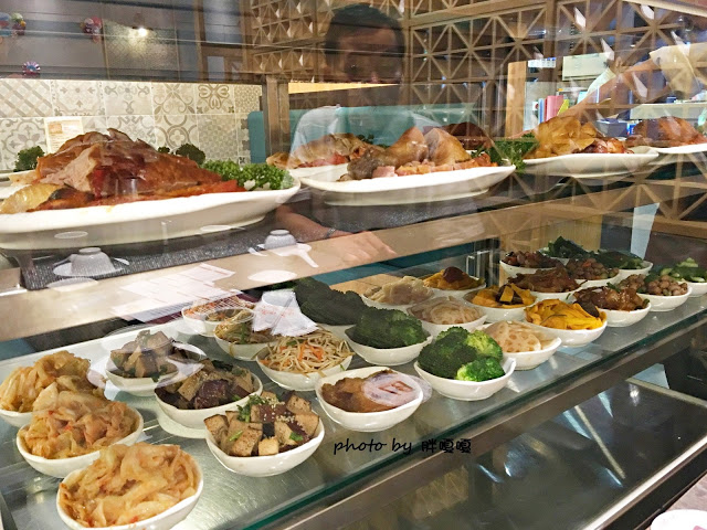 【台中 南屯】品心港式飲茶👉👉👉公益路上,環境舒服,有推車服務,餐點無雷,還有爆炸好吃的黃金流沙包,你不來吃吃看真的會後悔哦~~