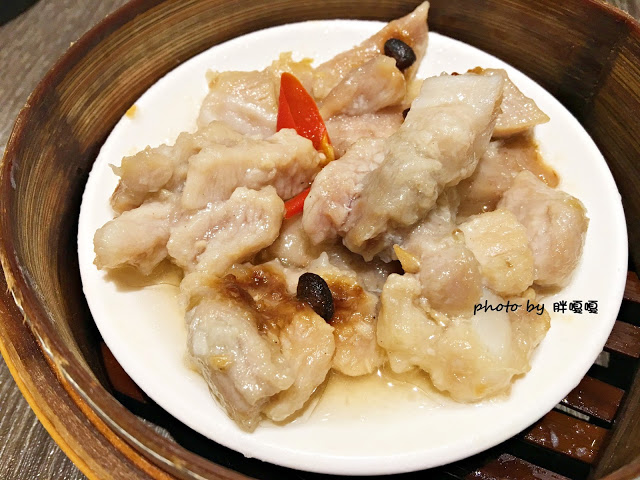 【台中 南屯】品心港式飲茶👉👉👉公益路上,環境舒服,有推車服務,餐點無雷,還有爆炸好吃的黃金流沙包,你不來吃吃看真的會後悔哦~~