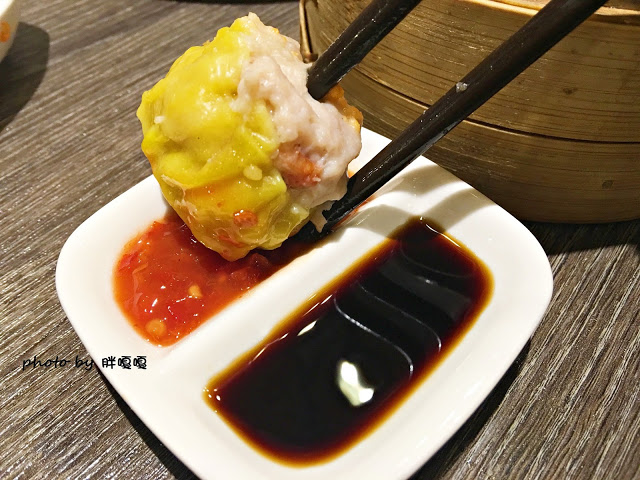 【台中 南屯】品心港式飲茶👉👉👉公益路上,環境舒服,有推車服務,餐點無雷,還有爆炸好吃的黃金流沙包,你不來吃吃看真的會後悔哦~~