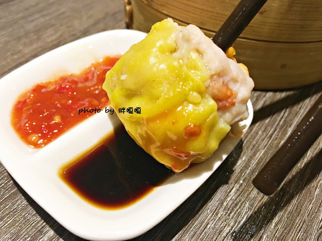 【台中 南屯】品心港式飲茶👉👉👉公益路上,環境舒服,有推車服務,餐點無雷,還有爆炸好吃的黃金流沙包,你不來吃吃看真的會後悔哦~~