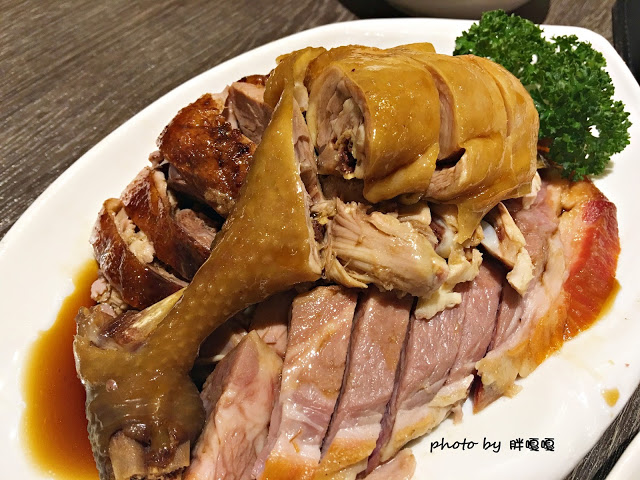 【台中 南屯】品心港式飲茶👉👉👉公益路上,環境舒服,有推車服務,餐點無雷,還有爆炸好吃的黃金流沙包,你不來吃吃看真的會後悔哦~~