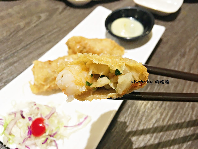 【台中 南屯】品心港式飲茶👉👉👉公益路上,環境舒服,有推車服務,餐點無雷,還有爆炸好吃的黃金流沙包,你不來吃吃看真的會後悔哦~~