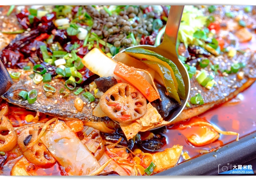 台北民生社區川菜名店,一品言巴渝特色餐館,招牌一品言重慶烤魚,麻辣鮮香,辣得過癮,多人聚餐推薦麻辣小龍蝦，肥厚超彈牙！台北松山區川菜推薦,台北松山區重慶烤魚推薦, - 大胃米粒 DAVID &