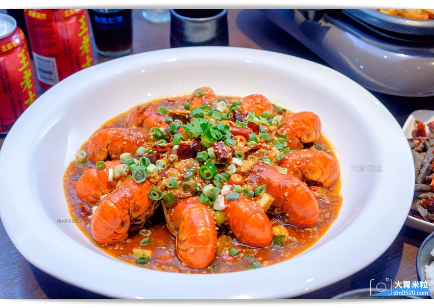 台北民生社區川菜名店,一品言巴渝特色餐館,招牌一品言重慶烤魚,麻辣鮮香,辣得過癮,多人聚餐推薦麻辣小龍蝦，肥厚超彈牙！台北松山區川菜推薦,台北松山區重慶烤魚推薦, - 大胃米粒 DAVID &