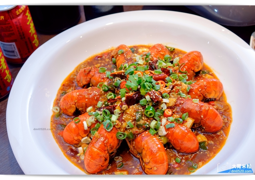 台北民生社區川菜名店,一品言巴渝特色餐館,招牌一品言重慶烤魚,麻辣鮮香,辣得過癮,多人聚餐推薦麻辣小龍蝦，肥厚超彈牙！台北松山區川菜推薦,台北松山區重慶烤魚推薦, - 大胃米粒 DAVID &