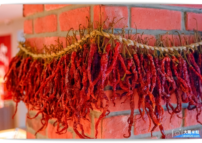 台北民生社區川菜名店,一品言巴渝特色餐館,招牌一品言重慶烤魚,麻辣鮮香,辣得過癮,多人聚餐推薦麻辣小龍蝦，肥厚超彈牙！台北松山區川菜推薦,台北松山區重慶烤魚推薦, - 大胃米粒 DAVID &