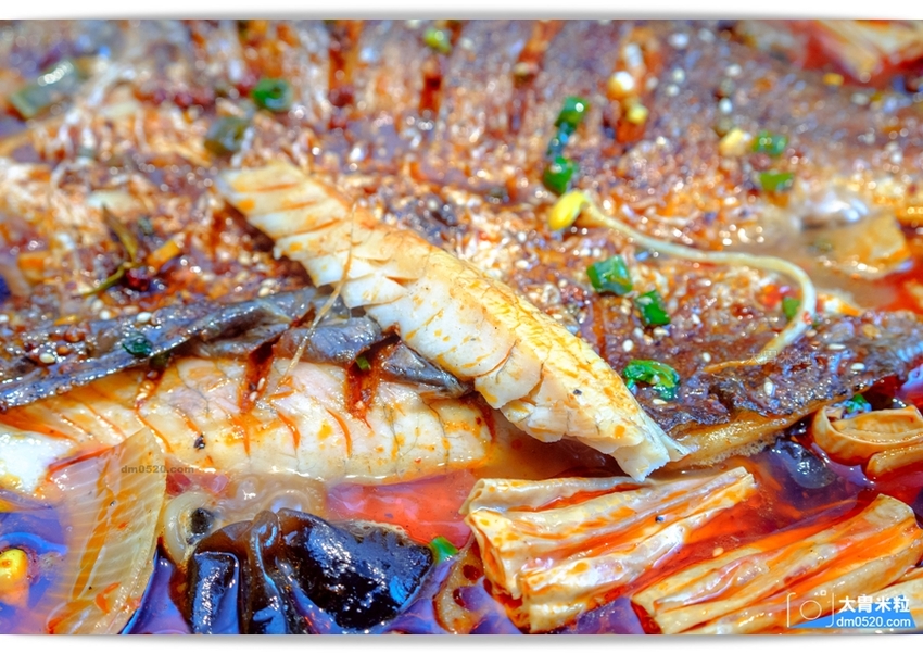 台北民生社區川菜名店,一品言巴渝特色餐館,招牌一品言重慶烤魚,麻辣鮮香,辣得過癮,多人聚餐推薦麻辣小龍蝦，肥厚超彈牙！台北松山區川菜推薦,台北松山區重慶烤魚推薦, - 大胃米粒 DAVID &