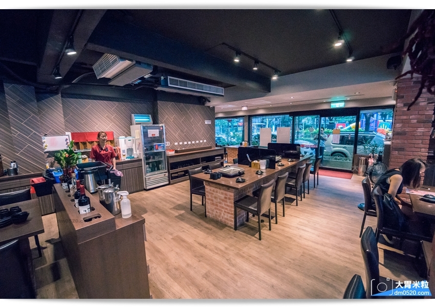 台北民生社區川菜名店,一品言巴渝特色餐館,招牌一品言重慶烤魚,麻辣鮮香,辣得過癮,多人聚餐推薦麻辣小龍蝦，肥厚超彈牙！台北松山區川菜推薦,台北松山區重慶烤魚推薦, - 大胃米粒 DAVID &