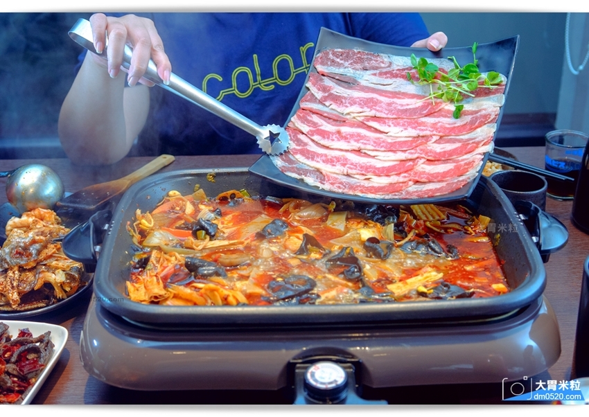 台北民生社區川菜名店,一品言巴渝特色餐館,招牌一品言重慶烤魚,麻辣鮮香,辣得過癮,多人聚餐推薦麻辣小龍蝦，肥厚超彈牙！台北松山區川菜推薦,台北松山區重慶烤魚推薦, - 大胃米粒 DAVID &