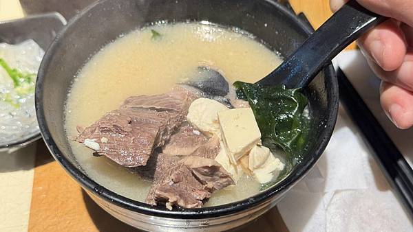 散壽司震到天靈蓋!金魚日本料理讓我吃到嘴角上揚,1000出頭 散壽司震到天靈蓋!金魚日本料理讓我吃到嘴角上揚,1000出頭