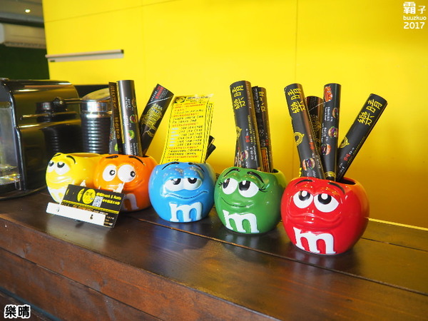 樂晴brunch&pasta：樂晴THE CHING，逢甲美式餐廳，香酥魷魚圈涮嘴~