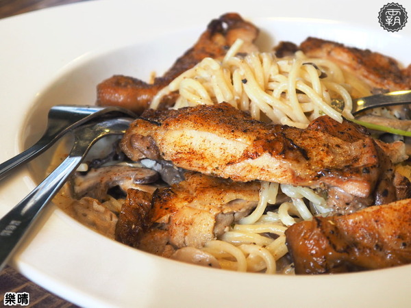 樂晴brunch&pasta：樂晴THE CHING，逢甲美式餐廳，香酥魷魚圈涮嘴~