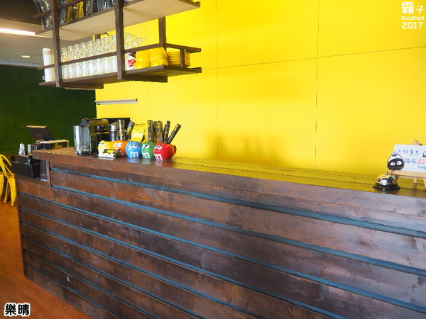 樂晴brunch&pasta：樂晴THE CHING，逢甲美式餐廳，香酥魷魚圈涮嘴~