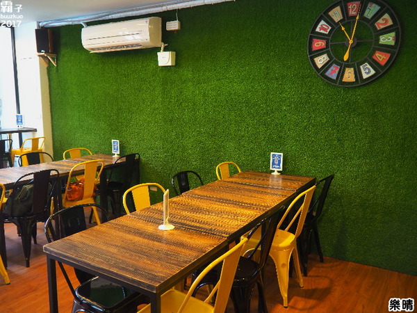 樂晴brunch&pasta：樂晴THE CHING，逢甲美式餐廳，香酥魷魚圈涮嘴~