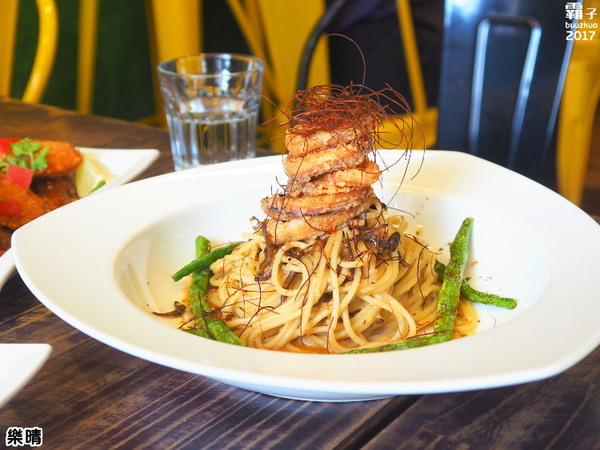 樂晴brunch&pasta：樂晴THE CHING，逢甲美式餐廳，香酥魷魚圈涮嘴~