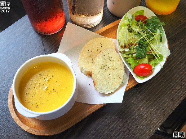 樂晴brunch&pasta：樂晴THE CHING，逢甲美式餐廳，香酥魷魚圈涮嘴~