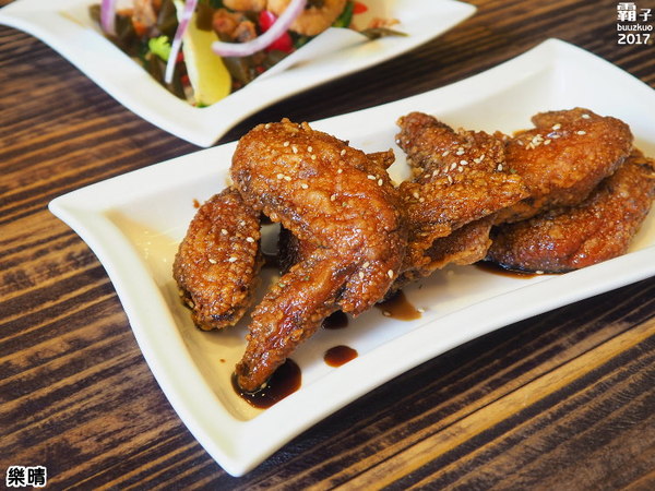 樂晴brunch&pasta：樂晴THE CHING，逢甲美式餐廳，香酥魷魚圈涮嘴~