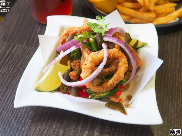 樂晴brunch&pasta：樂晴THE CHING，逢甲美式餐廳，香酥魷魚圈涮嘴~