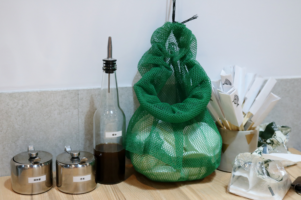 台南｜和興號魚湯 老店新開．台南人的早餐 - 奇奇一起玩樂趣