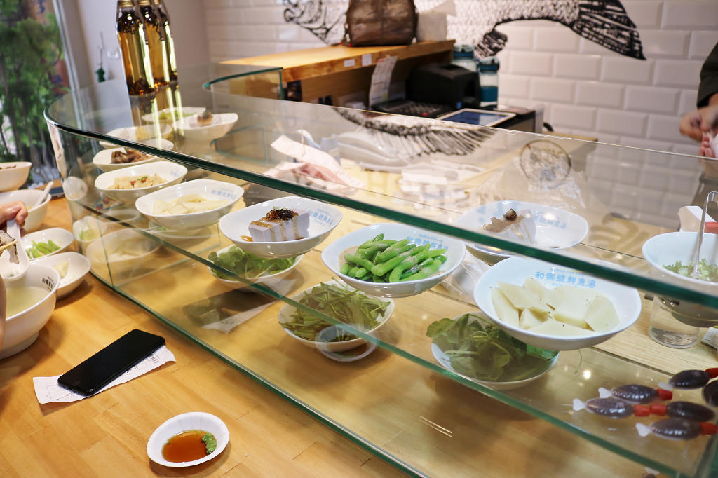 台南｜和興號魚湯 老店新開．台南人的早餐 - 奇奇一起玩樂趣