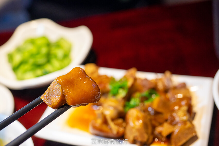 傳承60年巷子內經典美味!台北超人氣排隊魯肉飯,國宴指定國民小吃,一開店就大排大龍,晚來吃不到哦...