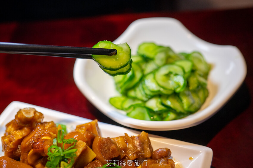 傳承60年巷子內經典美味!台北超人氣排隊魯肉飯,國宴指定國民小吃,一開店就大排大龍,晚來吃不到哦...