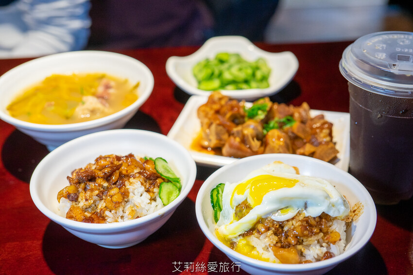 傳承60年巷子內經典美味!台北超人氣排隊魯肉飯,國宴指定國民小吃,一開店就大排大龍,晚來吃不到哦...