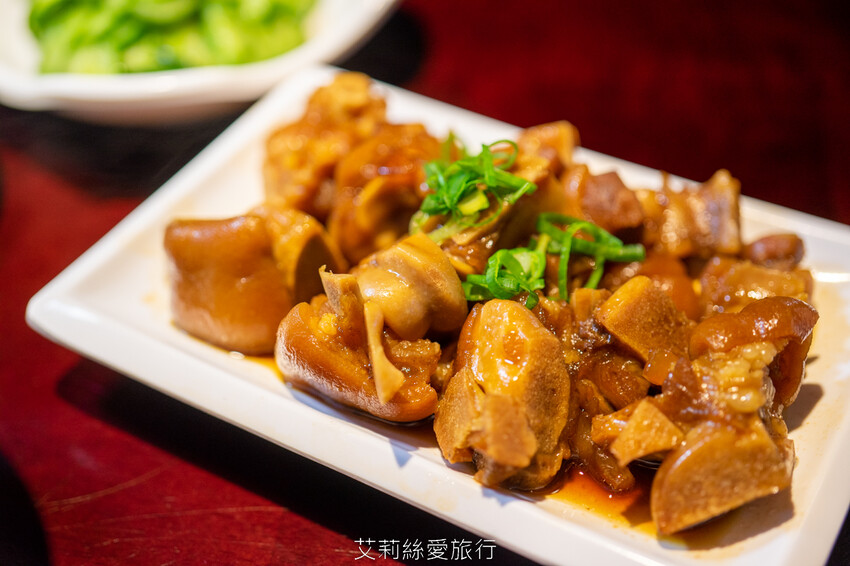 傳承60年巷子內經典美味!台北超人氣排隊魯肉飯,國宴指定國民小吃,一開店就大排大龍,晚來吃不到哦...