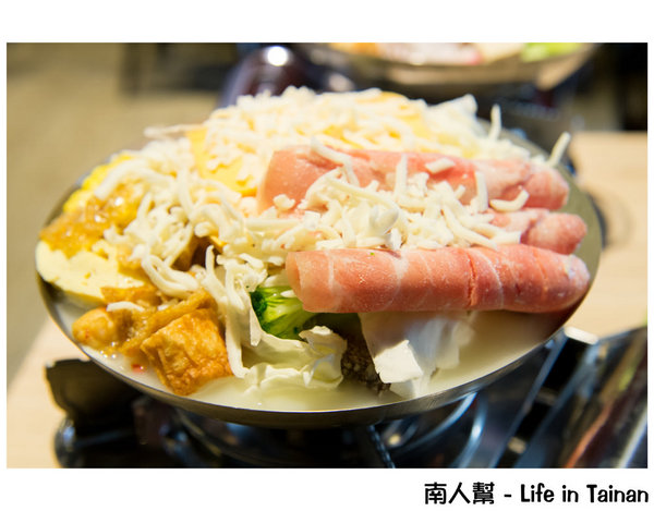 天滿橋日式洋食專賣店 新市概念店:【台南美食】投幣小火鍋|一鍋90元|白飯.麥茶.小菜吃到飽~天滿橋新市概念店