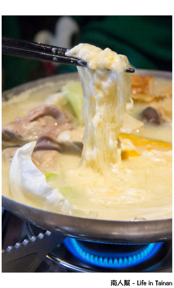 天滿橋日式洋食專賣店 新市概念店:【台南美食】投幣小火鍋|一鍋90元|白飯.麥茶.小菜吃到飽~天滿橋新市概念店