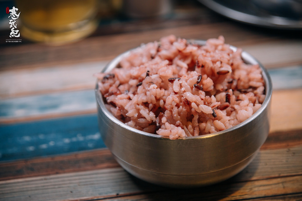 【中肯‧食記】咚咚家dondonga韓式豬肉專賣-忠孝店‧捷運忠孝敦化站｜香草豬配上夢幻伊比利豬‧不輸首爾的正宗韓風烤肉！