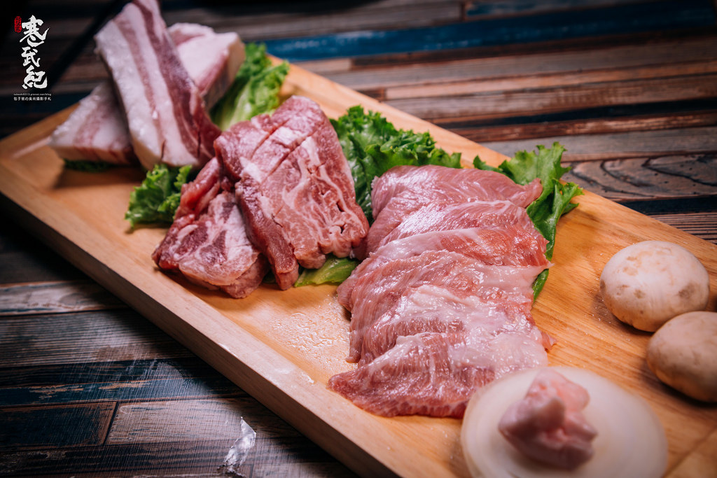 【中肯‧食記】咚咚家dondonga韓式豬肉專賣-忠孝店‧捷運忠孝敦化站｜香草豬配上夢幻伊比利豬‧不輸首爾的正宗韓風烤肉！