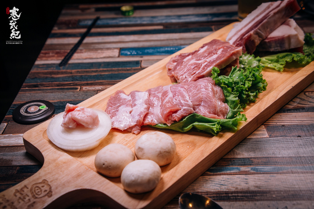 【中肯‧食記】咚咚家dondonga韓式豬肉專賣-忠孝店‧捷運忠孝敦化站｜香草豬配上夢幻伊比利豬‧不輸首爾的正宗韓風烤肉！