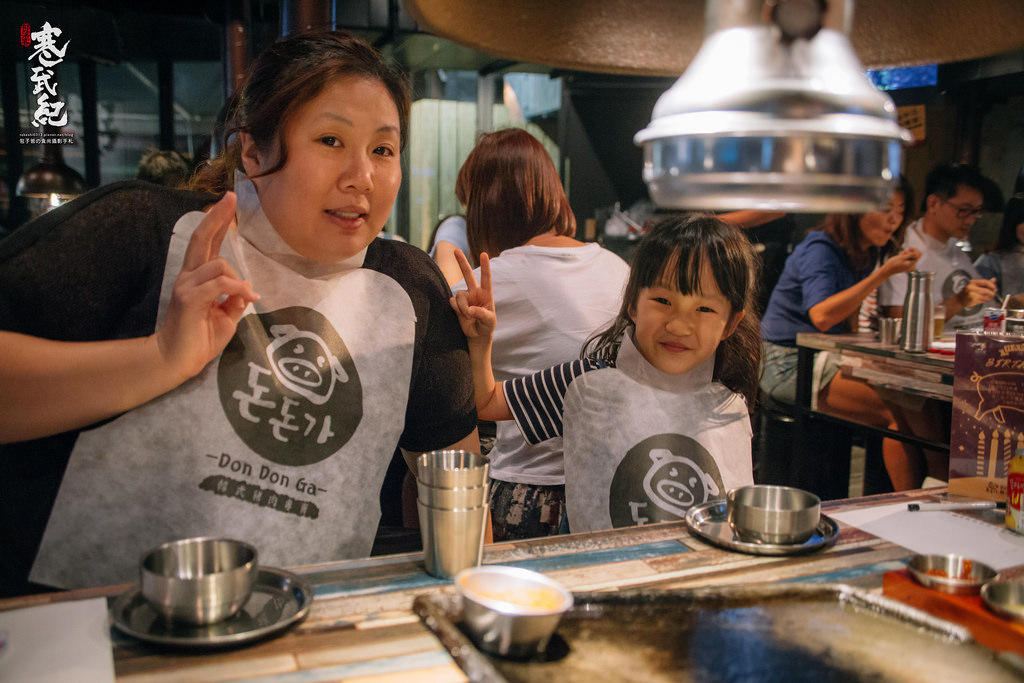 【中肯‧食記】咚咚家dondonga韓式豬肉專賣-忠孝店‧捷運忠孝敦化站｜香草豬配上夢幻伊比利豬‧不輸首爾的正宗韓風烤肉！