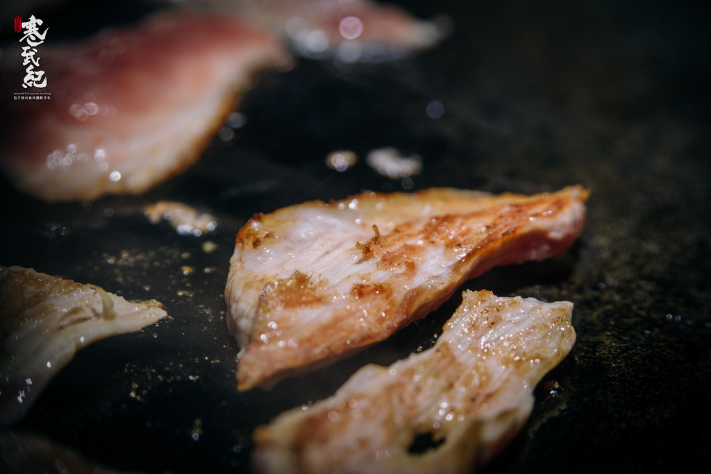 【中肯‧食記】咚咚家dondonga韓式豬肉專賣-忠孝店‧捷運忠孝敦化站｜香草豬配上夢幻伊比利豬‧不輸首爾的正宗韓風烤肉！