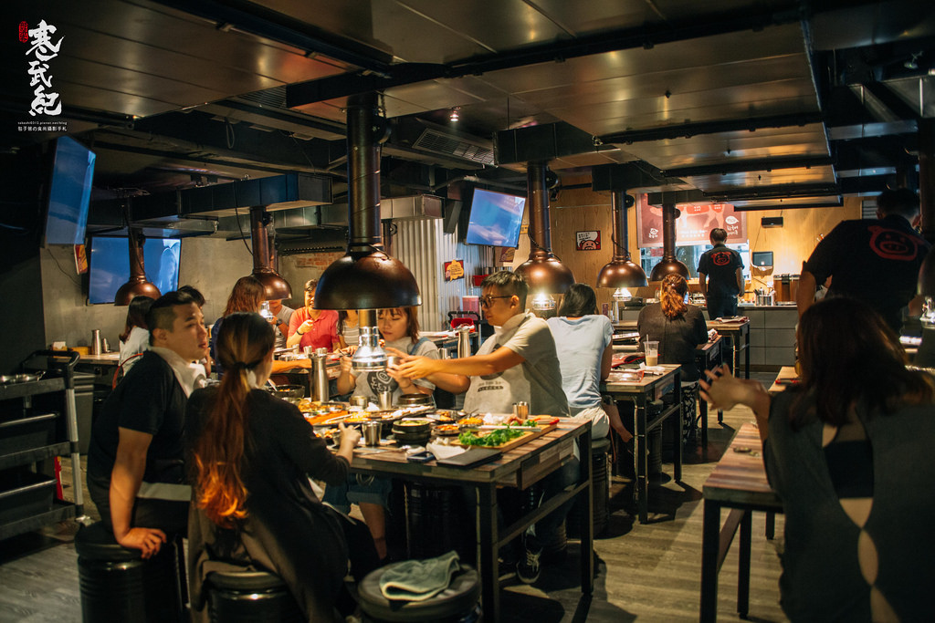 【中肯‧食記】咚咚家dondonga韓式豬肉專賣-忠孝店‧捷運忠孝敦化站｜香草豬配上夢幻伊比利豬‧不輸首爾的正宗韓風烤肉！