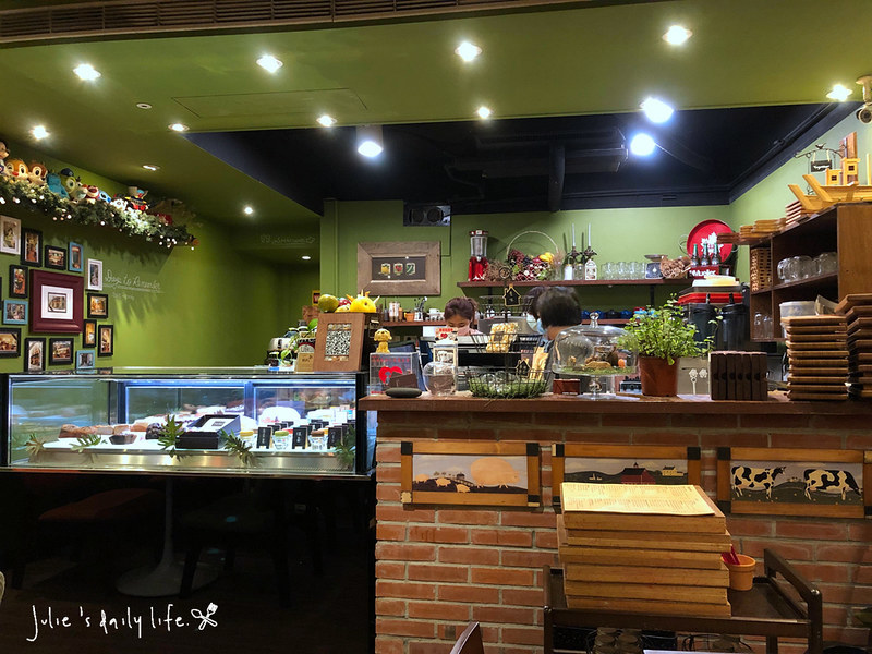 Together Cafe,下午茶,午餐,台北永康商圈咖啡,咖啡,晚餐,東門捷運站,東門站,永康街,永康街咖啡,永康街美食,美食,聚會推薦,蜜糖吐司,超值,輕食 @跟著Julie一起走吧