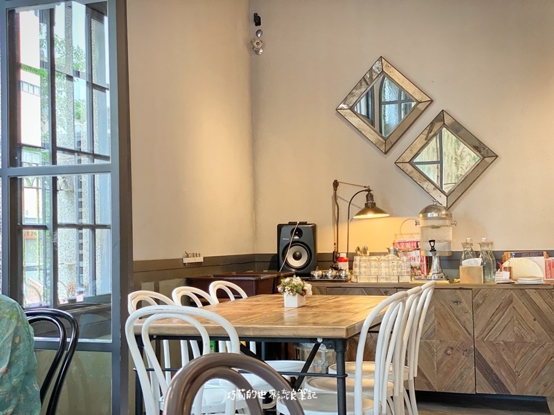 好迪商行 || 在大稻埕品一口台灣味，還有刈包、鹹酥雞與啤酒 Howdy Frieds & Bar