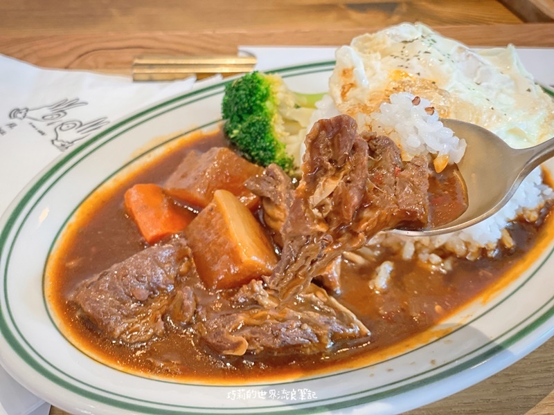 好迪商行 || 在大稻埕品一口台灣味，還有刈包、鹹酥雞與啤酒 Howdy Frieds & Bar