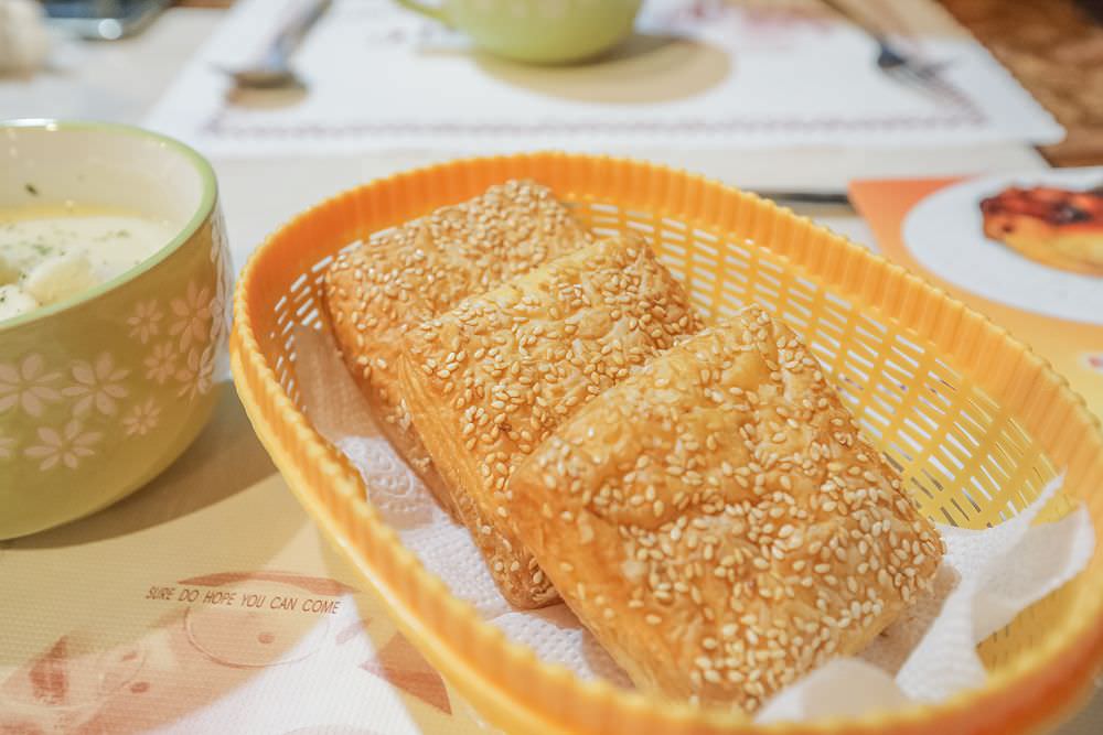 桃園八德．茼蒿平價義式料理｜桃拾生活廣場美食~家庭聚餐/提供WIFI插座(菜單) - Nini的豬飽盒