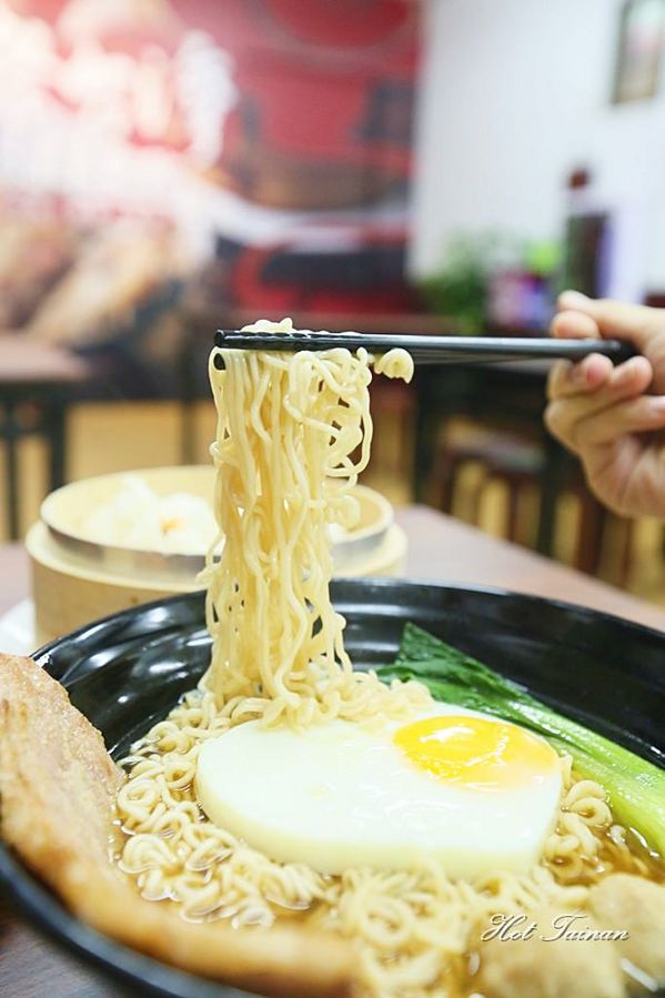 佬臺灣懷舊主題館：【台南美食】佬臺灣懷舊主題館：是晚餐也是宵夜！港式美食呷通海~