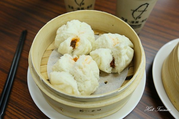 佬臺灣懷舊主題館：【台南美食】佬臺灣懷舊主題館：是晚餐也是宵夜！港式美食呷通海~